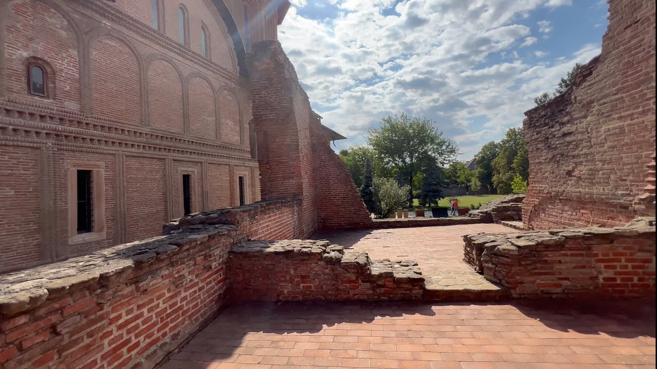 Walking Tour - Tirgoviste - Chindia Tower and Walls