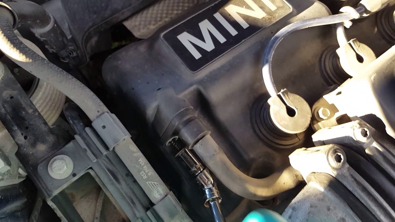 MINI Cooper S R53 2004 года: Замена клапана PCV