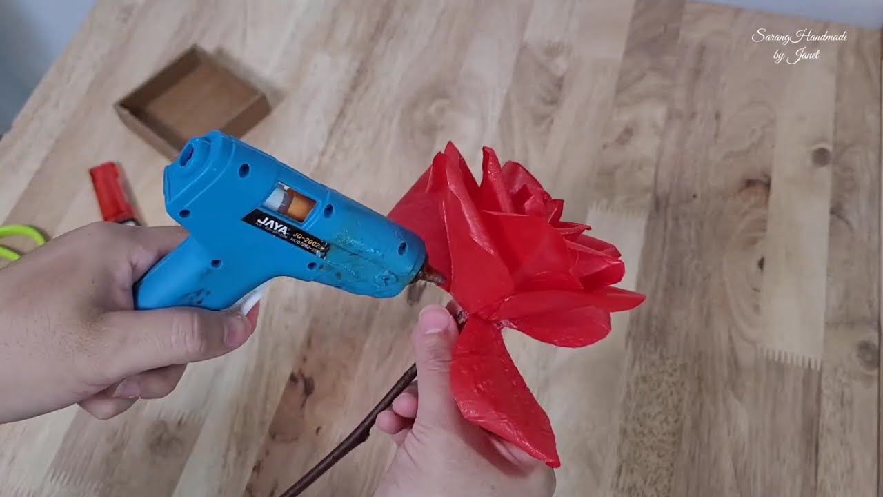 Rosas con Bolsas de Plástico que son Hermosas y Lucen Casi Reales! Ideas con Reciclaje