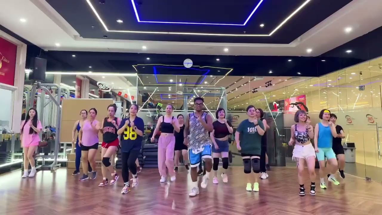 Dancing in the Moonlight - Bachata | Zin 117  |Zumba | Dance Fitness | Piter toppo