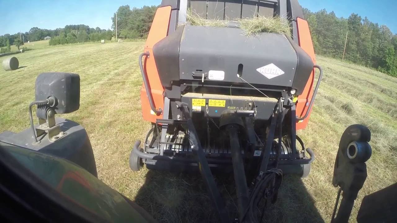 Fendt 409 + Kuhn VB2160 Baler