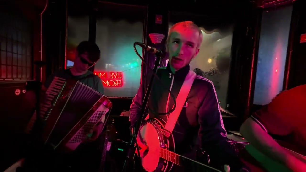 Brògeal - Dippin’ n Divin’ &  One For The Ditch (Live at The Elephant’s Head, London, 18/12/2025)