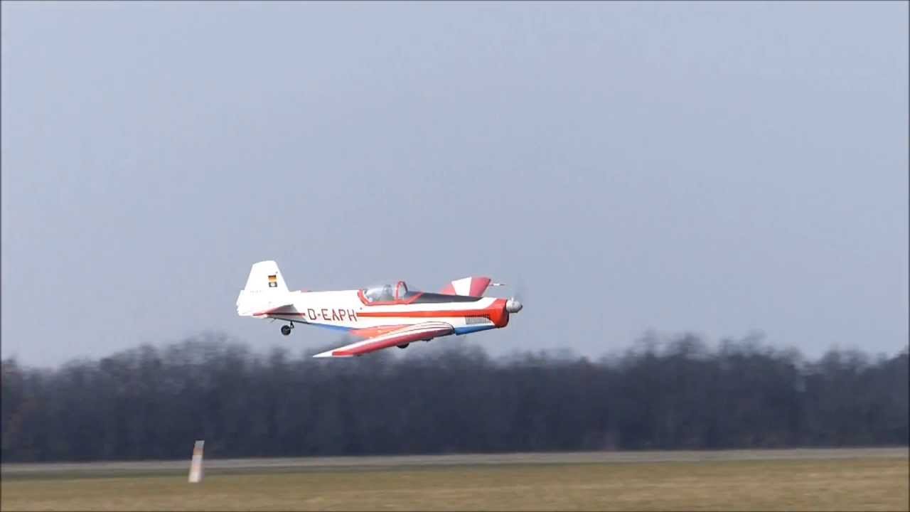 Zlin 526 aerobatics