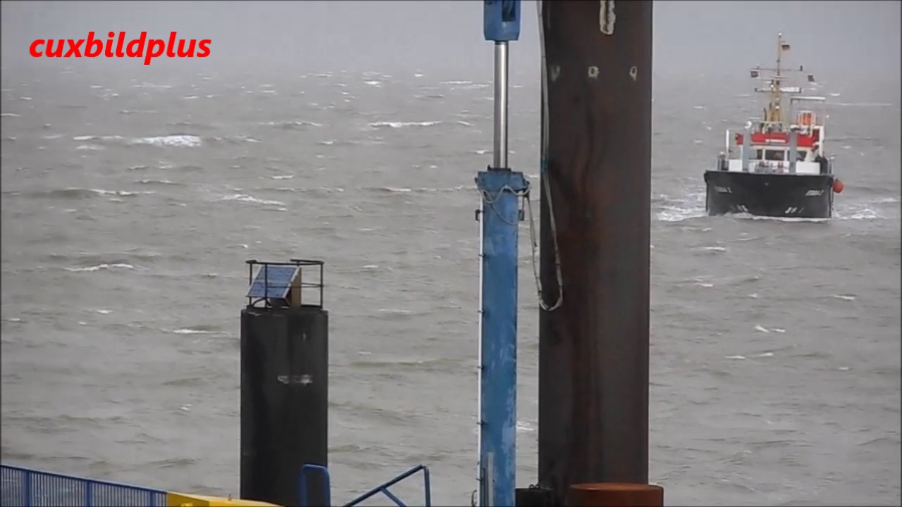 Tankersurfen (im Orkan vor Cuxhaven)