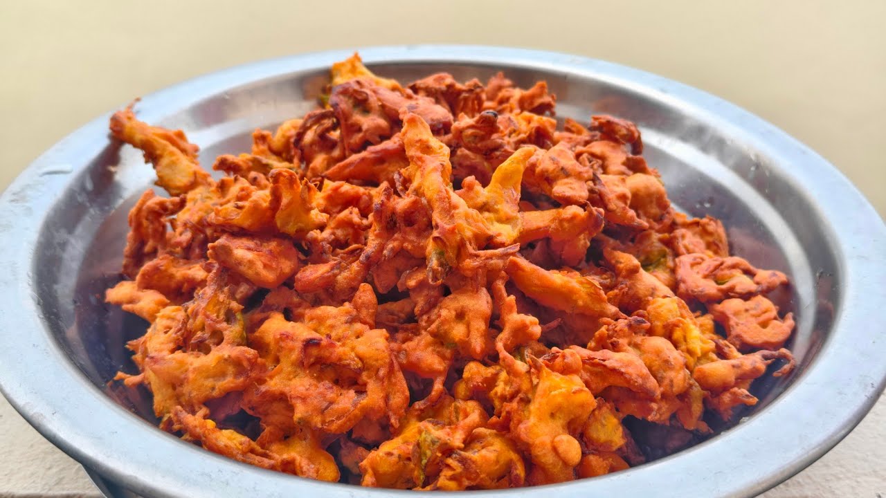 చాలా ఈజీగా చేసుకునే crispy onion పకోడీ.... Homemade pakode