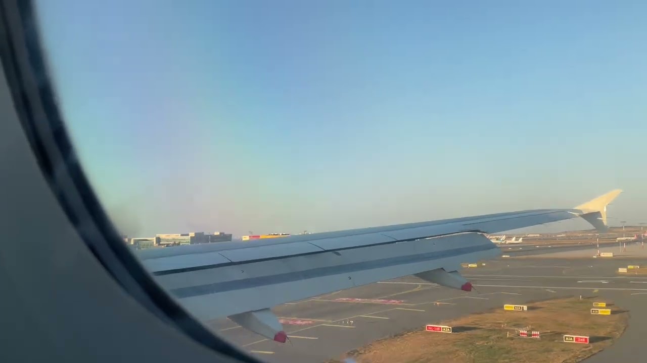 Air Albania A320 landing at İstanbul airport 