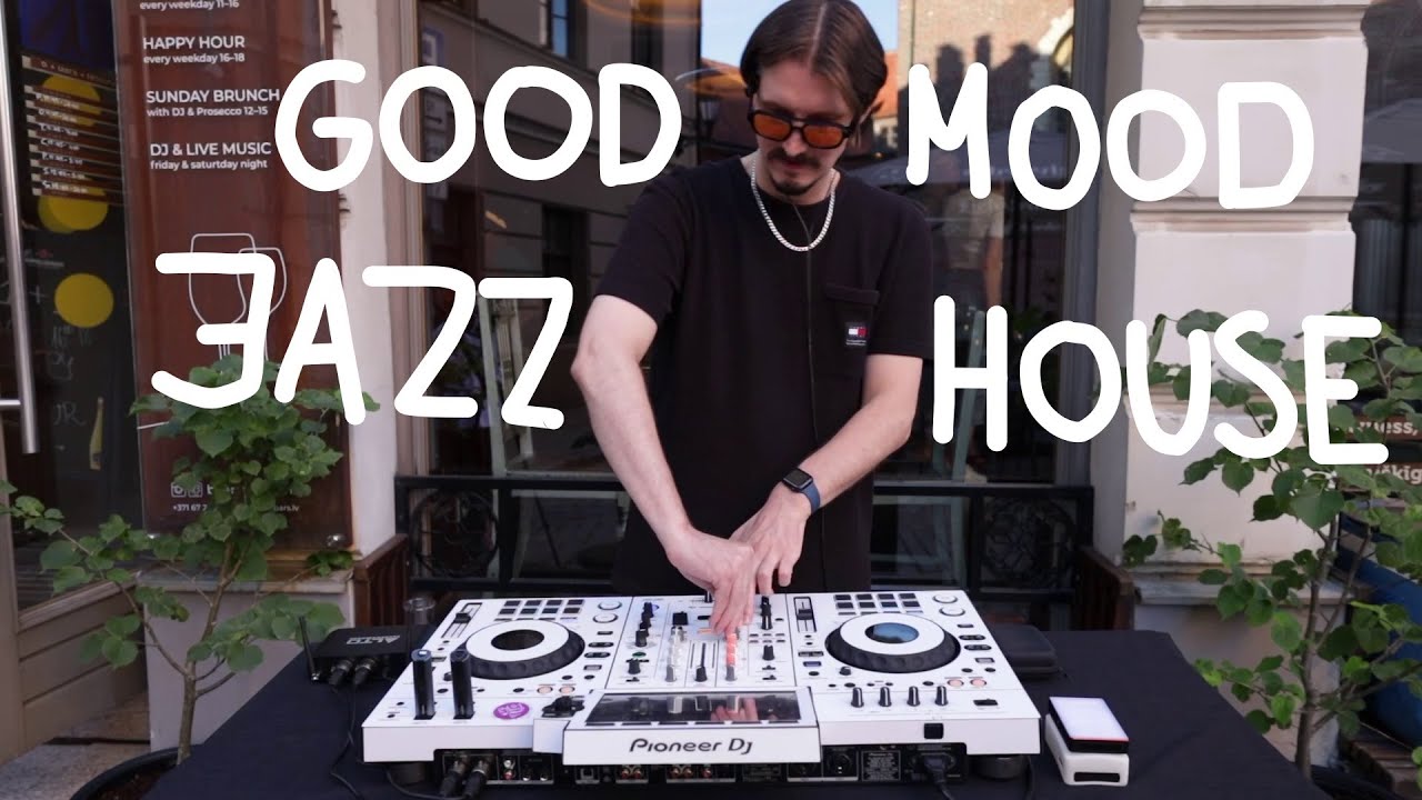 Good mood old town mix / Jazzy flavour trip music / Funky disco deep house dj set on Pioneer XDJ-RX3