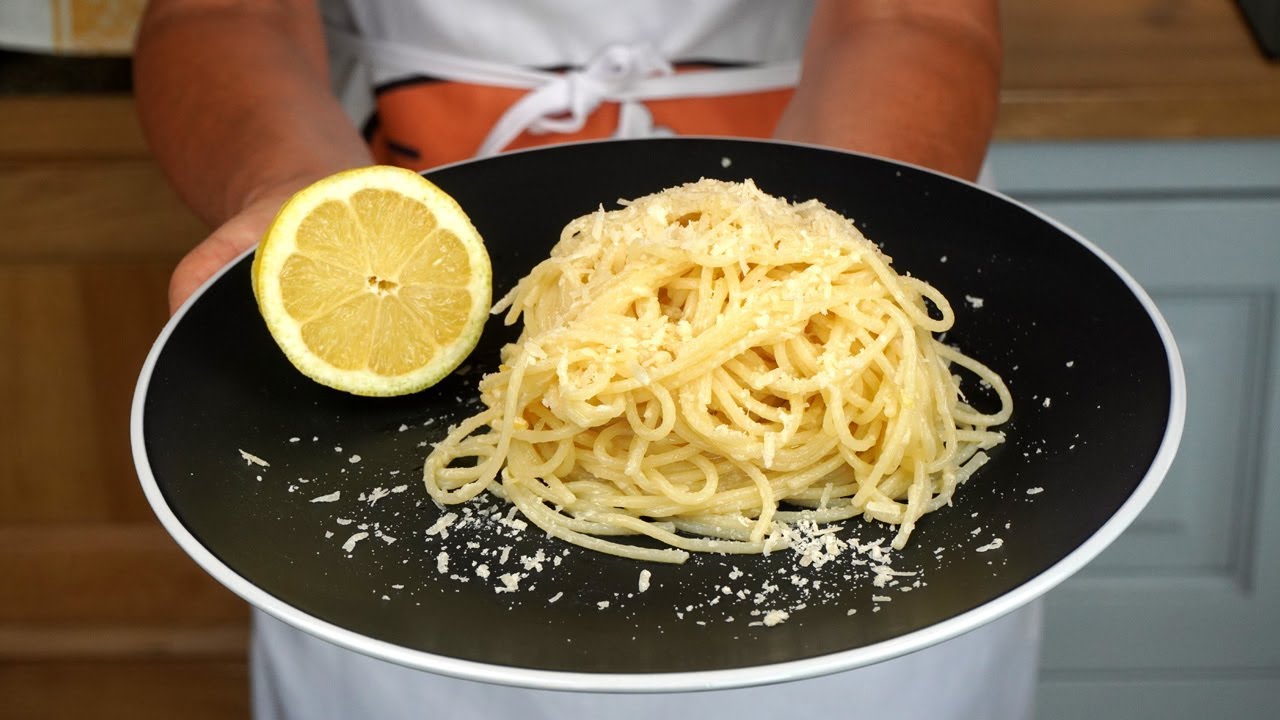 Spaghetti al Limone Pronti in 10 Minuti - Ricetta Facile e Gustosa  - Spaghetti with Lemon Easy