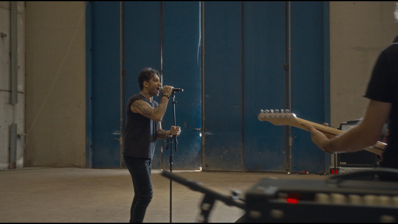 Fabrizio Moro - Simone spaccia (Official Video)
