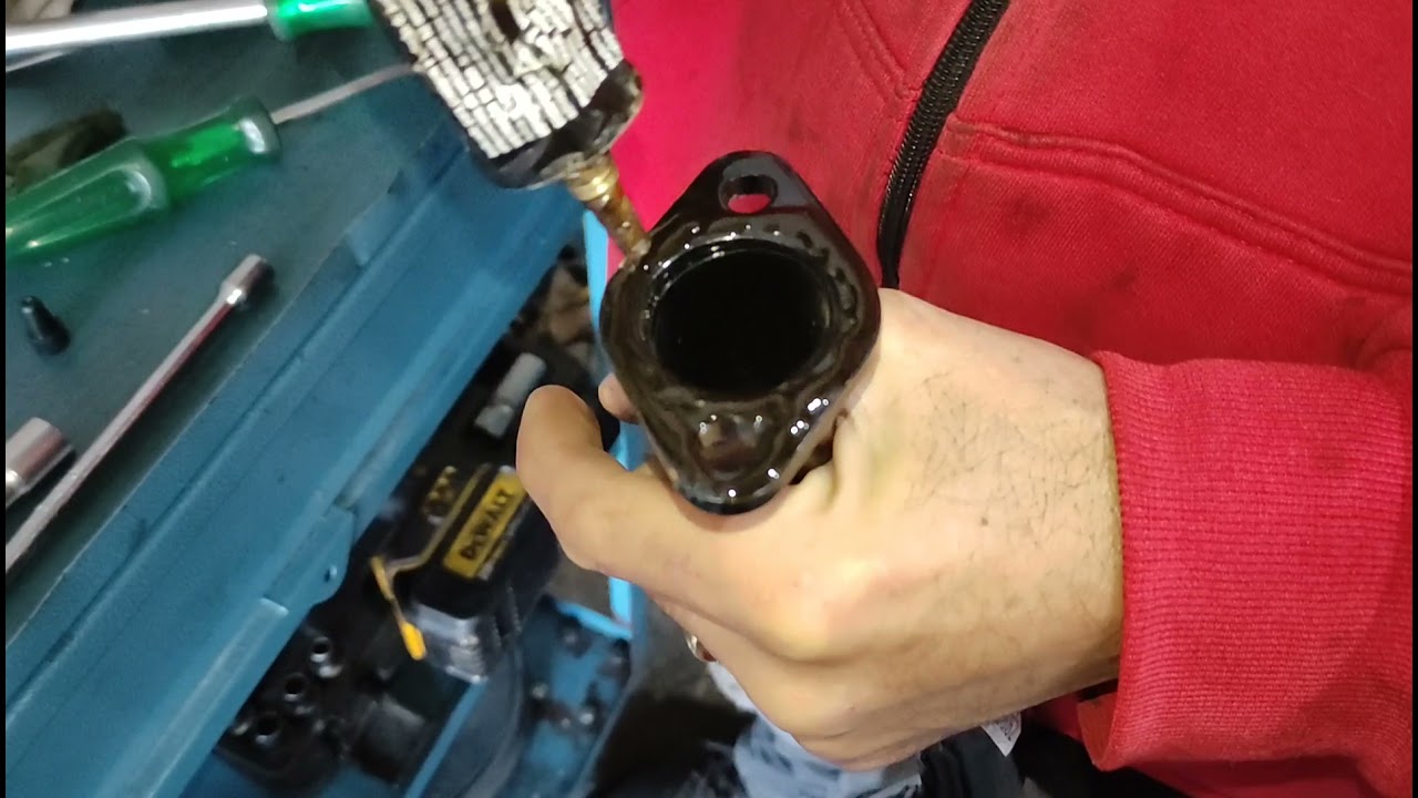 como trocar e colocar o tubo de ferro água motor fiasa todos Fiat