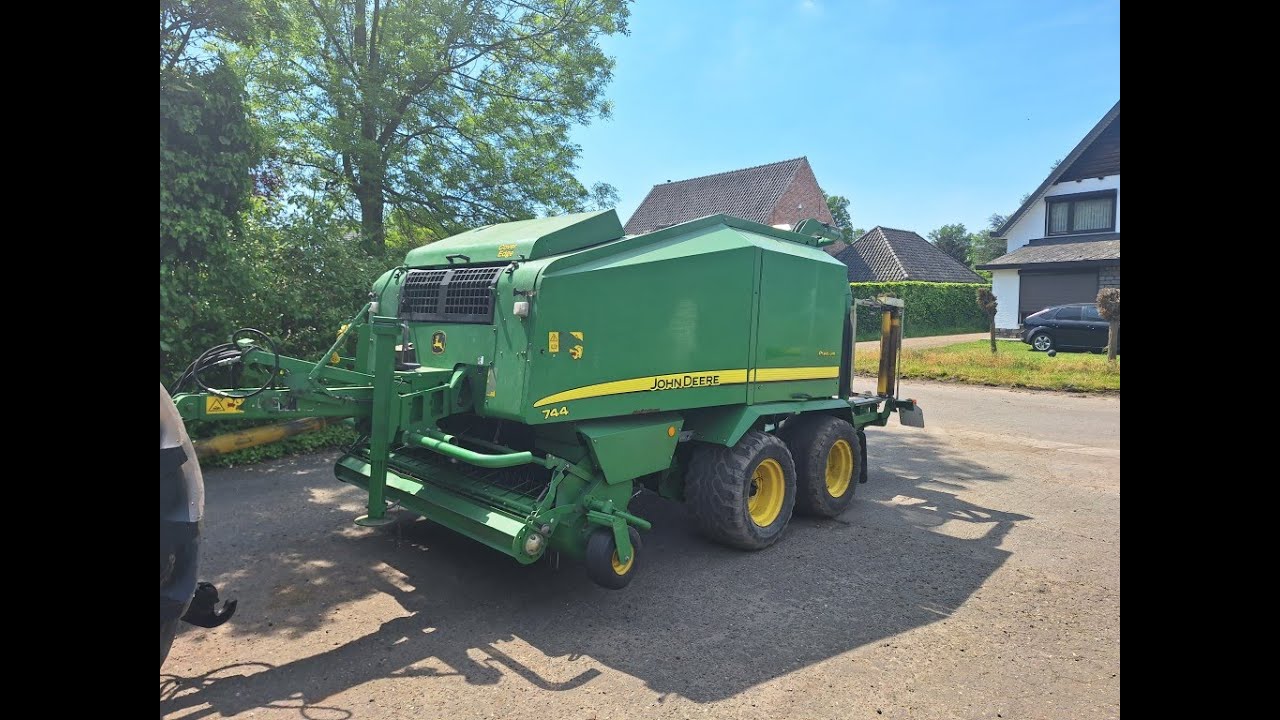 John Deere 744 Premium