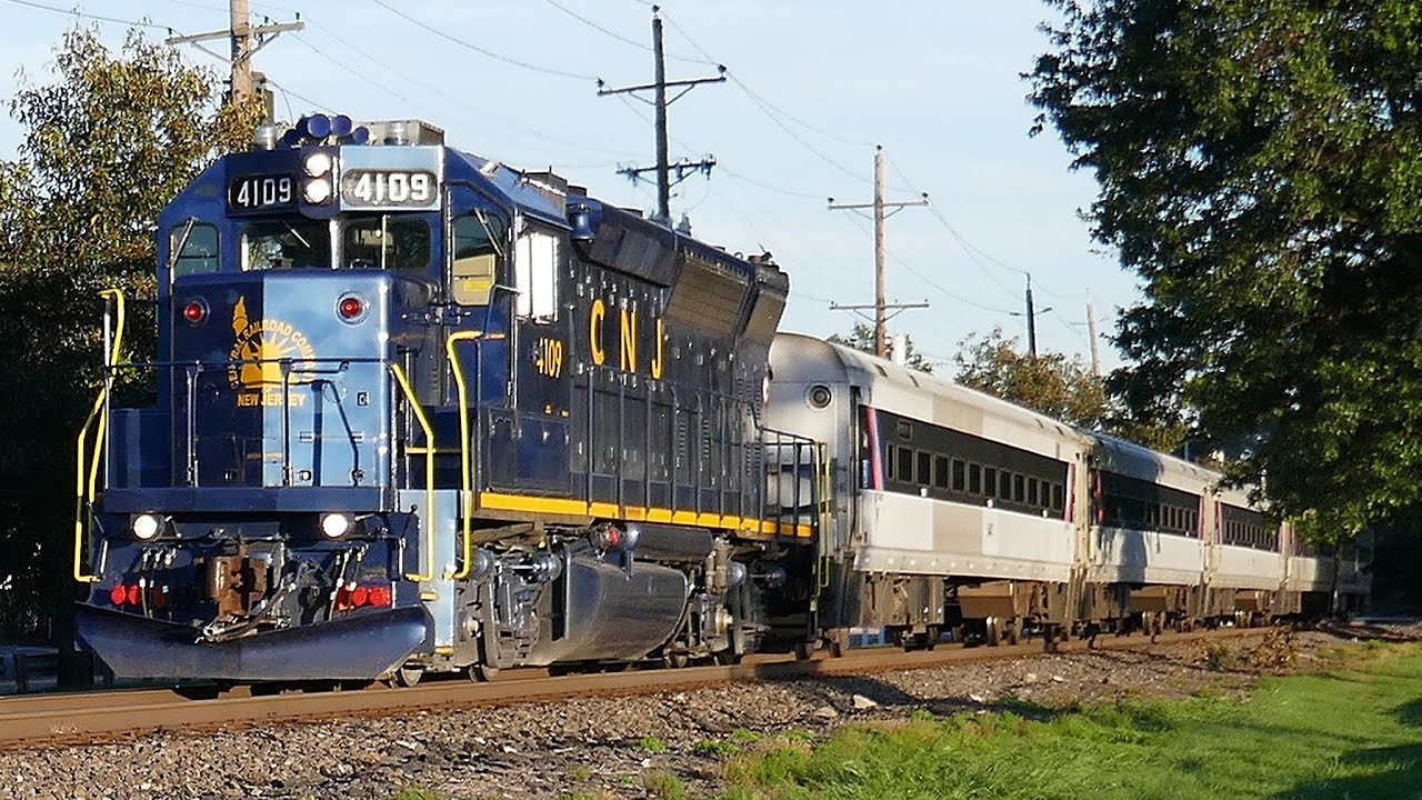 The CNJ Heritage Unit pulling Comet IIM Coaches on the Pascack Valley Line