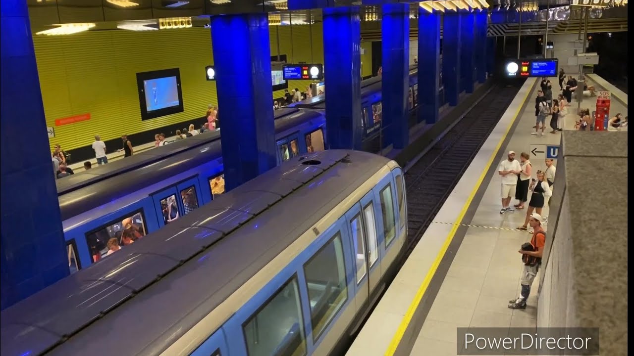 U Bahnen an der Münchner Freiheit
