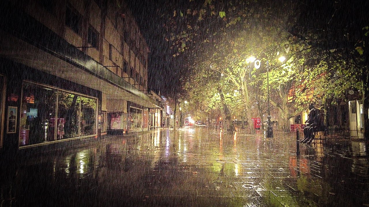 Walking in Heavy Rain at Night in Cheltenham Town Centre