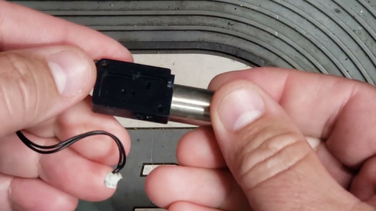 Cleaning a Planet Eclipse Geo3.X / LV Style Solenoid Electronics Coil w/ Paintball Tek