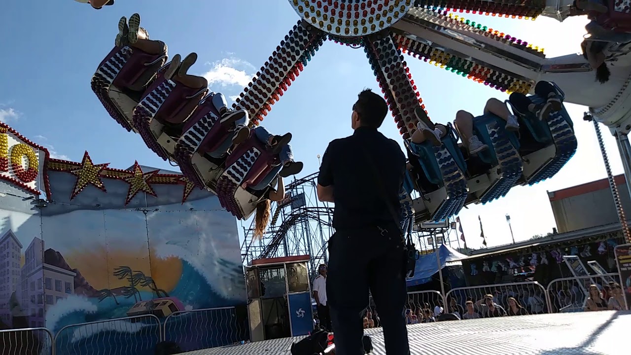 Raw from Washington state fair ride fails(For licensing or usage, contact licensing@viralhog.com)
