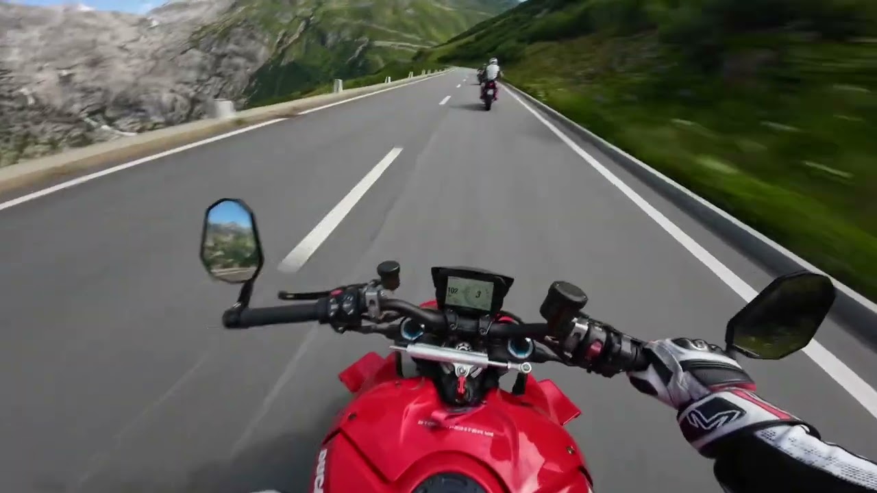Ducati StreetFighter V4S on Furka Pass [RAW]