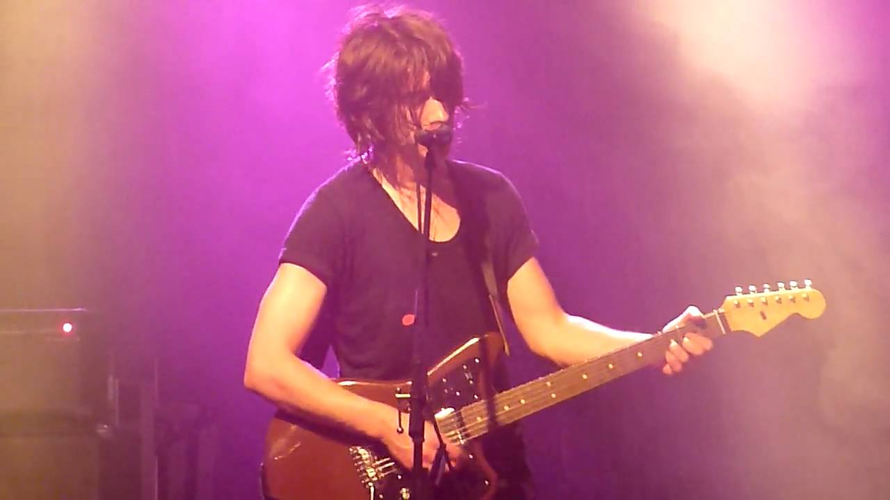 Arctic Monkeys - Fluorescent Adolescent - Live