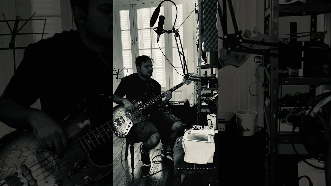 Cover bass ( versión cover de bajo) I ain’t quite where Í think IAm- Arctic Monkeys .