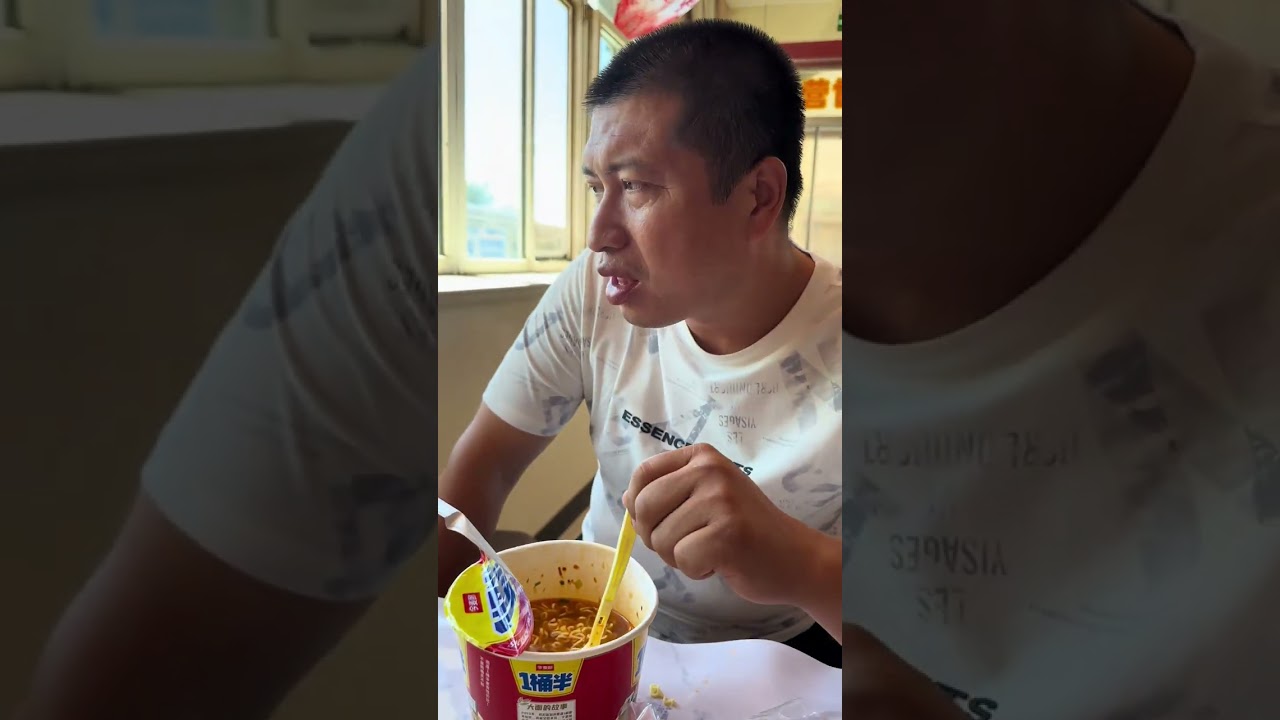 家人们回来了，辉哥累趴了一路打瞌睡，大家看我怎么给他治瞌睡的哈哈 #向幸福出发 #记录生活 @快手创作者中心