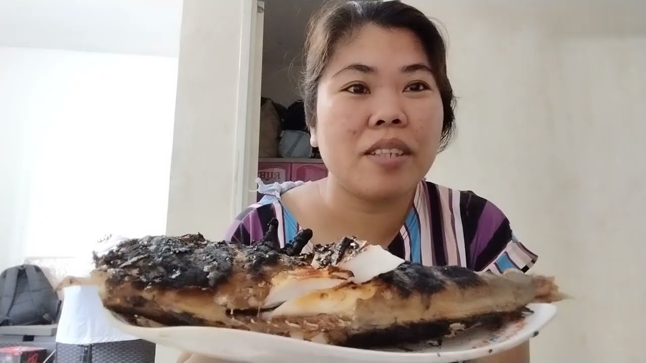 Nanghingi ng malunggay,pinakayod na ang 2niyog at nag showcase ng paninda habang tahimik pa