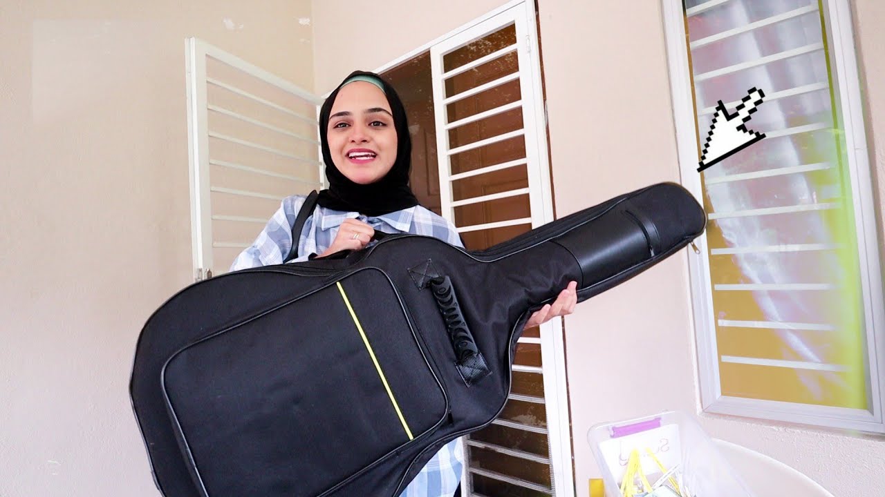 AISYAH BAGI GITAR DEKAT SUBSCRIBER ! + LAUNCH BUSINESS SENDIRI