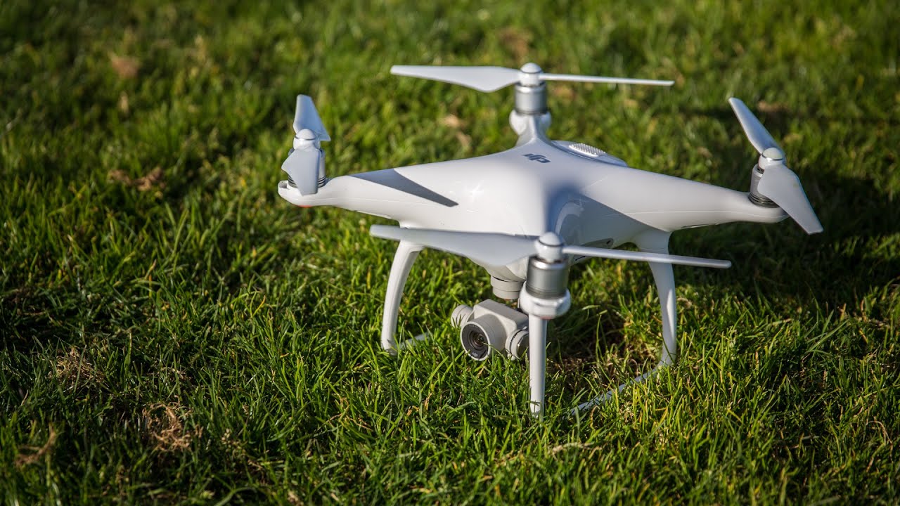 Hands-On with DJI's Phantom 4 Quadcopter Drone!