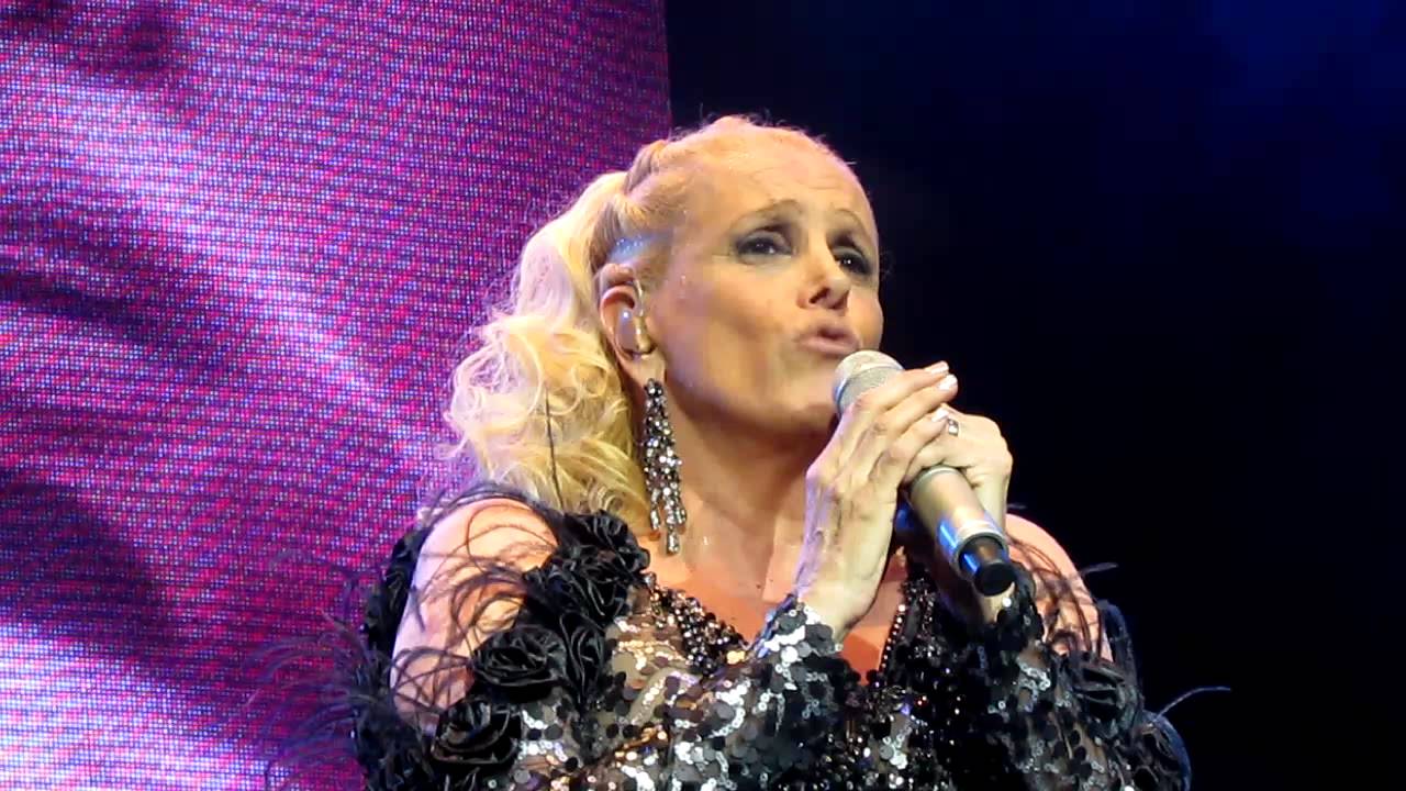 VALERIA LYNCH /MENTIRA/ (Adriana Camaño)