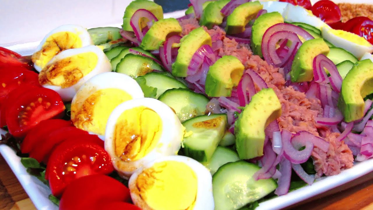 Cette salade composée est parfaitement délicieuse ! / Hearty and Delicious Salad Recipe