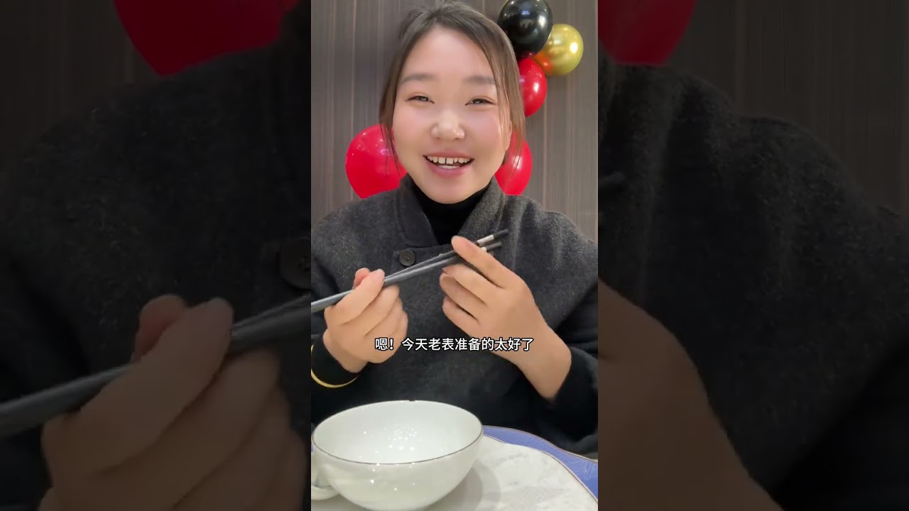今天婆婆帶著他的三個兒子，回娘家給哥哥過生日，場面十分熱鬧……