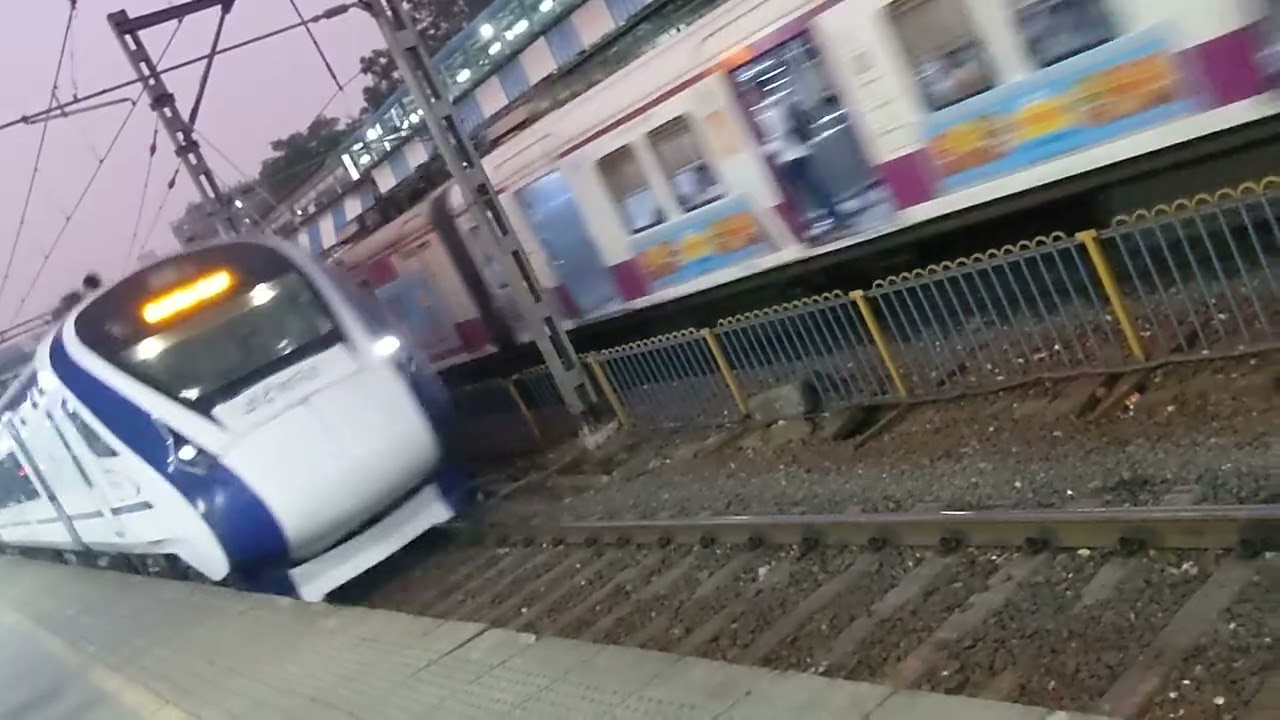 Mumbai Ahmedabad Vande Bharat Express at Borivali station