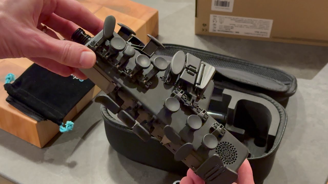 Unboxing the Travel Sax 2