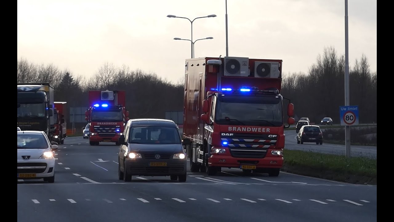 [Grip 1] Zeer veel hulpdiensten met spoed naar Zeer Grote Brand bij caravanstalling Berkel.
