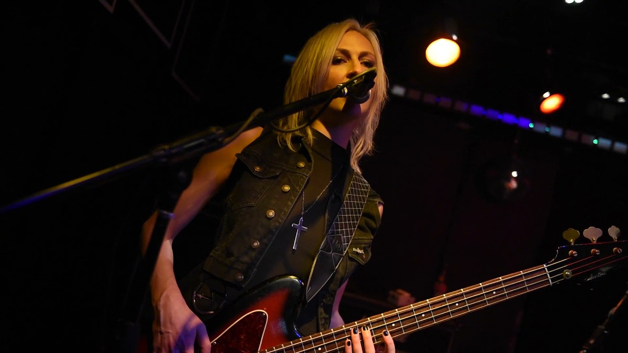 Boybrain - Owl (Live at Liar's Club, Chicago 2021)- Female fronted punk band rocking out