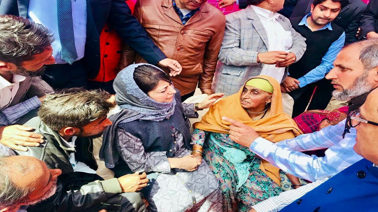 CM meets Poonch shelling victims; appeals PM to bring peace on border