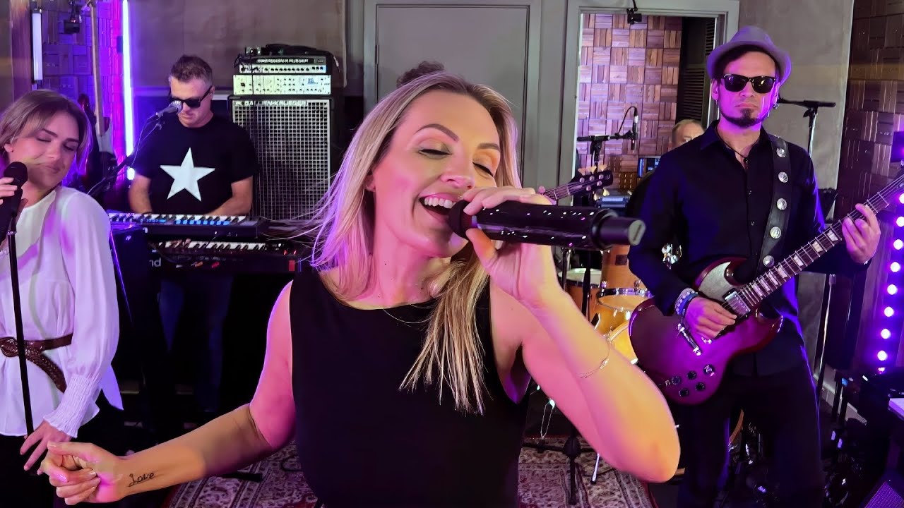 Can't Fight the Moonlight - Full Live Band Arrangement | Sing It Live