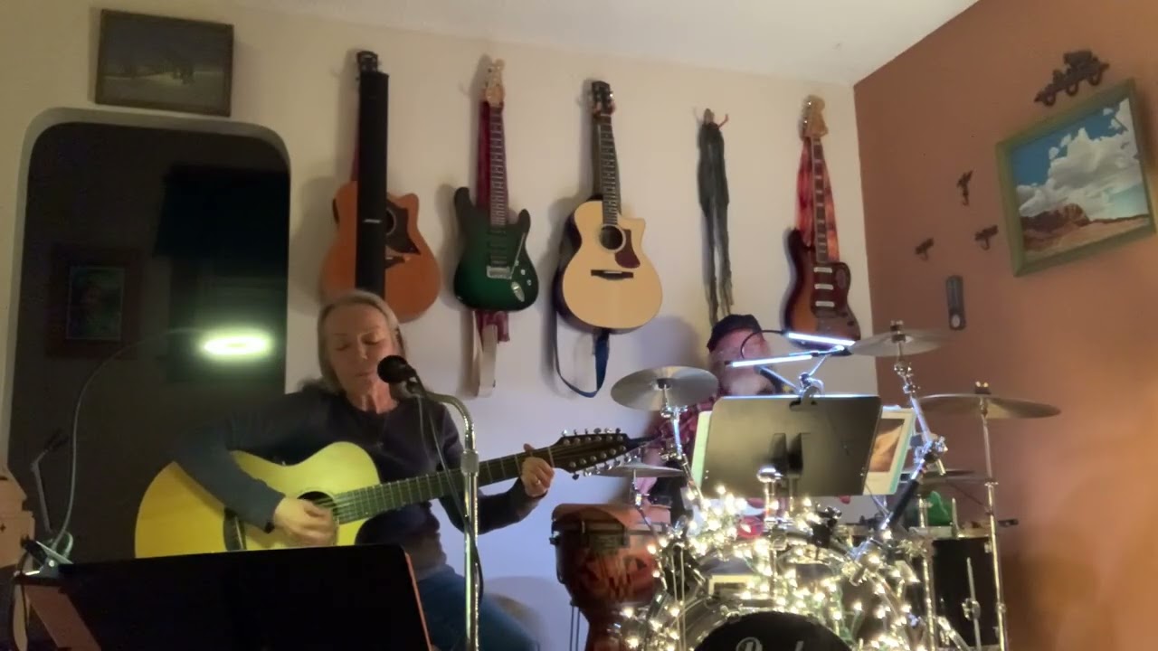 MARV -n- GINA performing White Rabbit