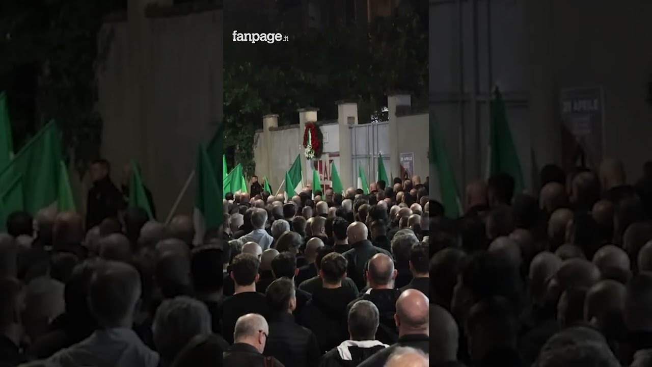 Saluto romano al grido di 