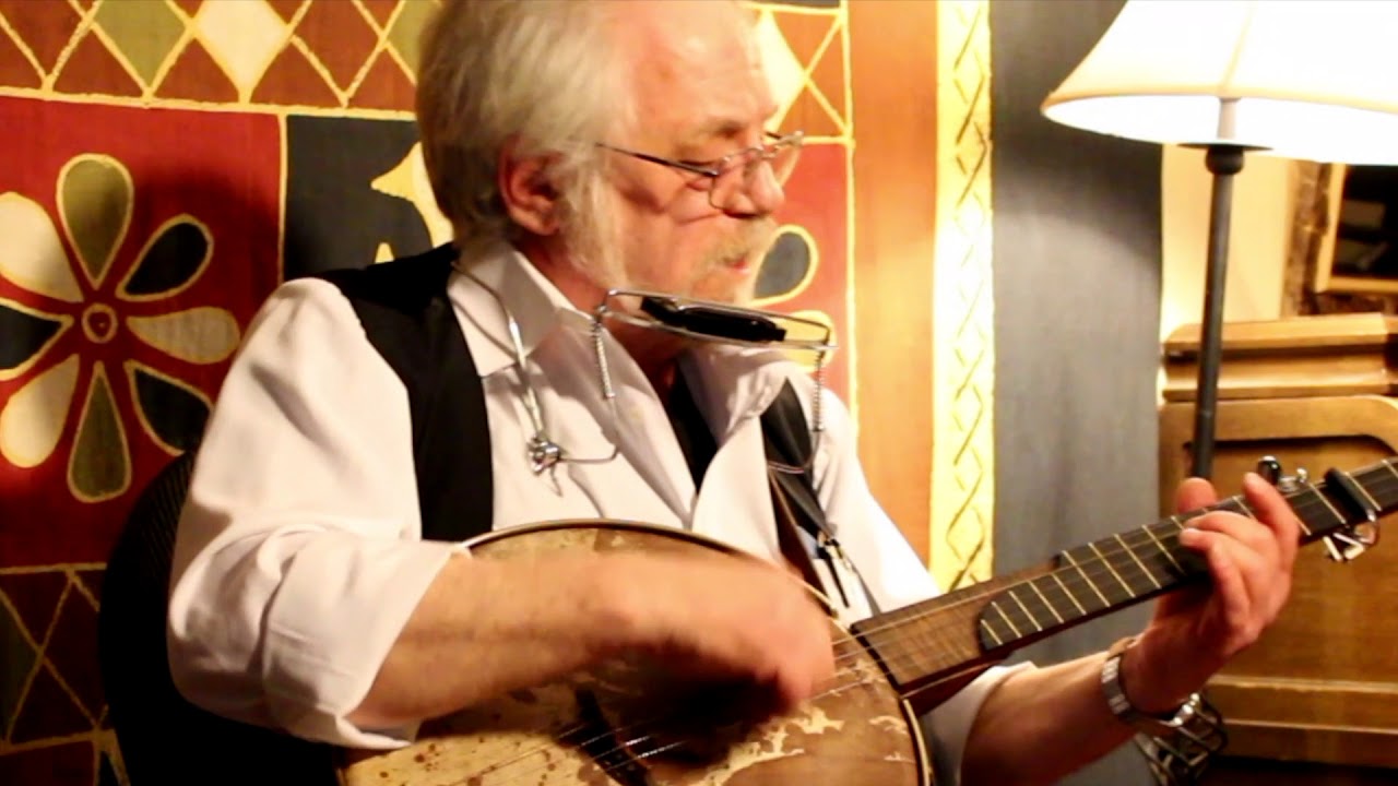 It's Alright Ma, I'm Only Bleeding - live at the Yellow Door Coffeehouse
