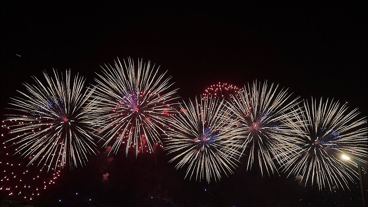 The Philippine International Pyromusical Competition. #italia #italy #credittotheownerofthismusic 