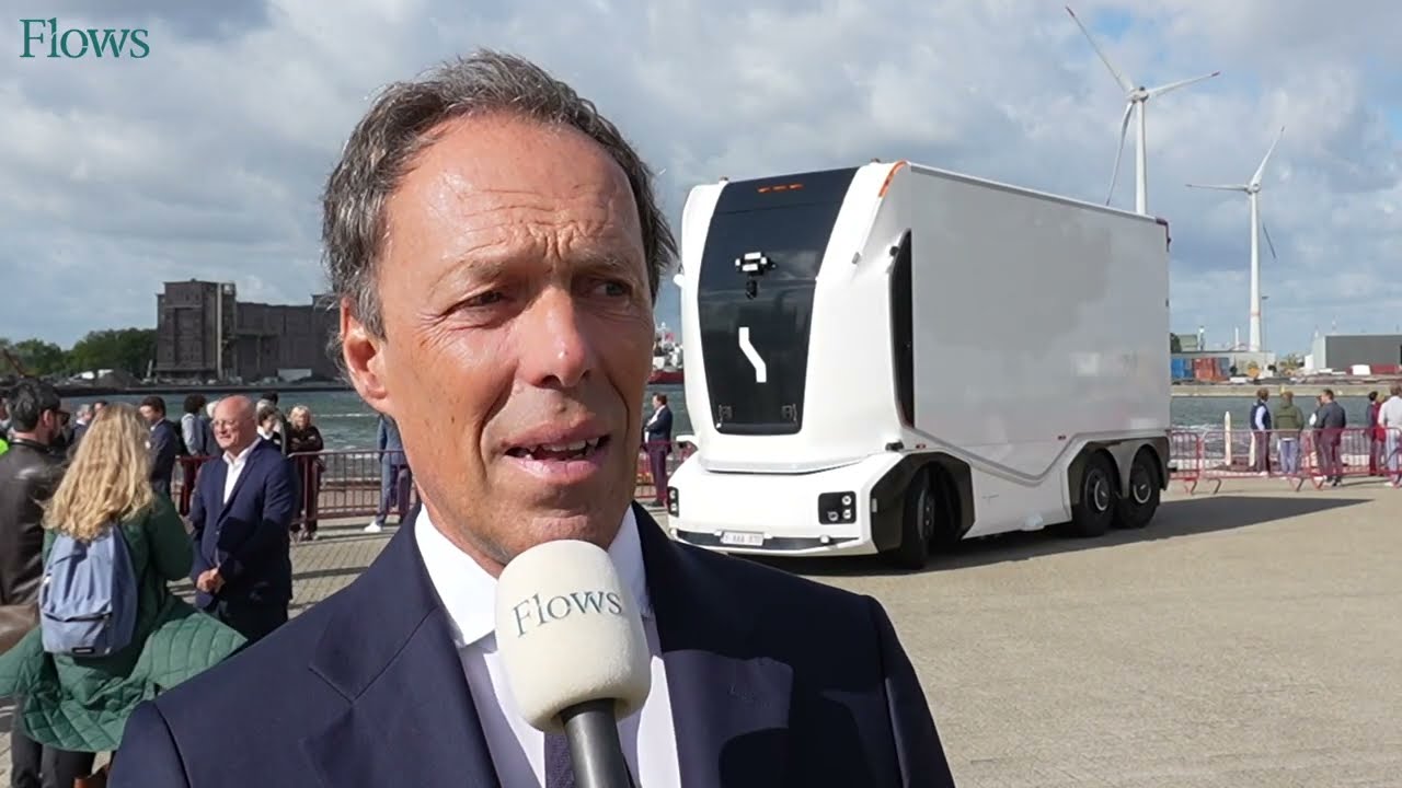 Eerste autonome vrachtwagen op de openbare weg in Antwerpse haven