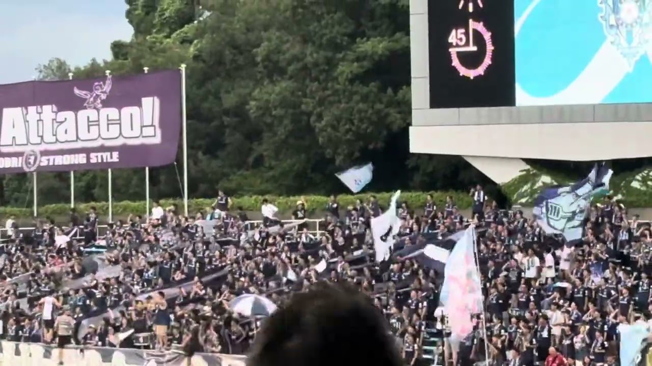 アビスパ福岡ＶＳセレッソ大阪 選手発表後のサポーター
