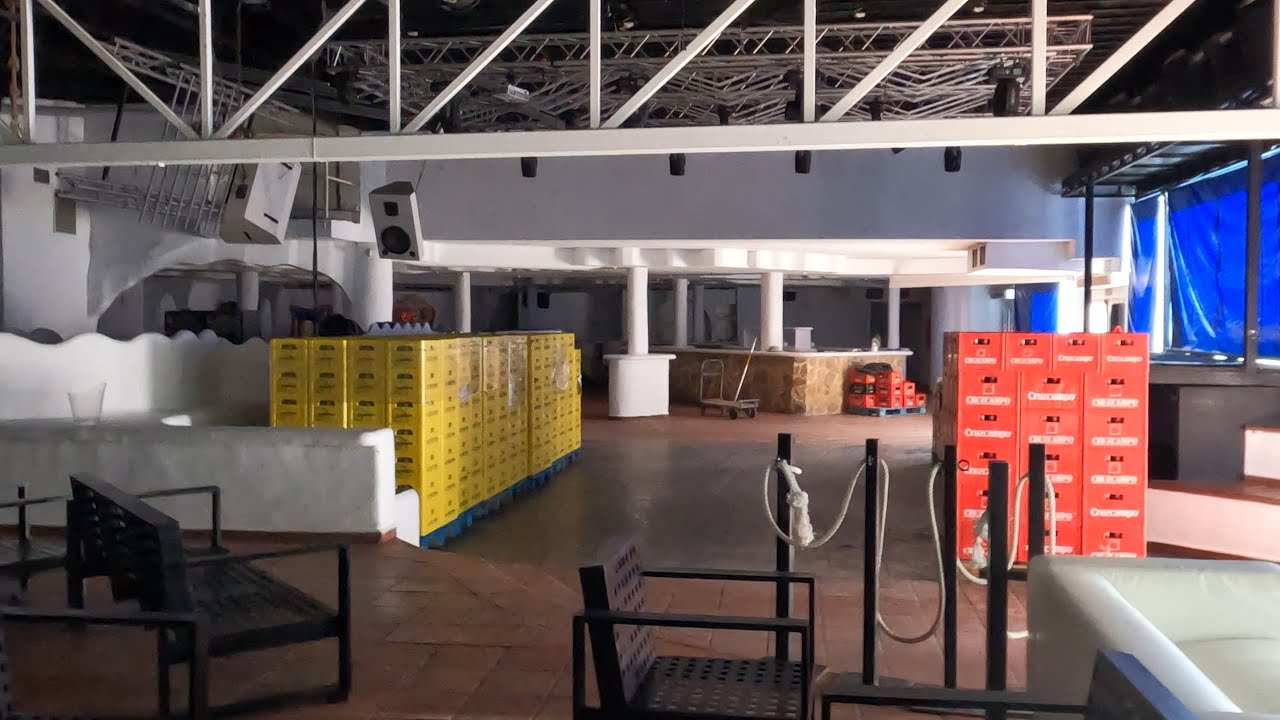 Exploring (not so) Abandoned Nightclubs