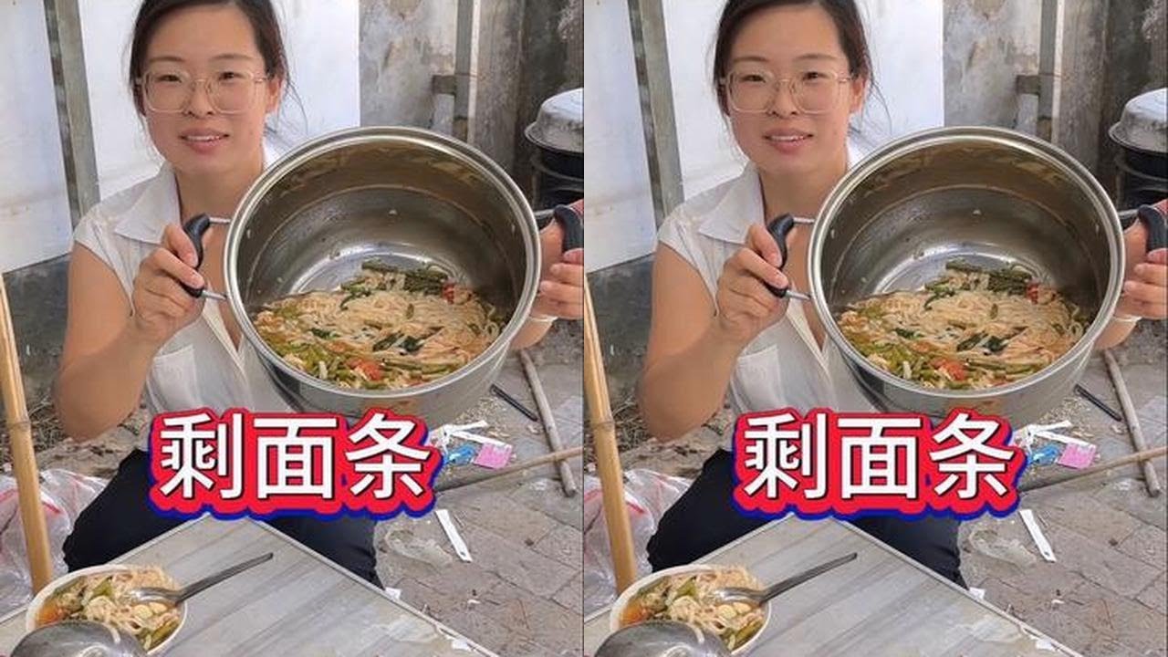 每到麦收农忙时节，俺老家的人都会做上一锅“剩面条”，忙完回家就着大蒜吸溜两碗，那滋味别提有多带劲了！#新农人计划2025 #我的乡村生活 #农村美食 #乡村味道 #全抖音都在守护颗粒归仓