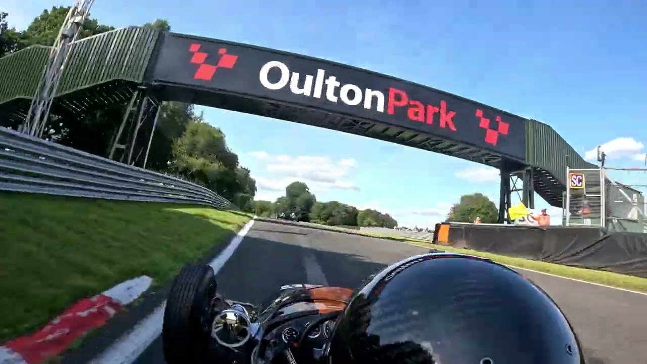 Oulton Junior 24 R2