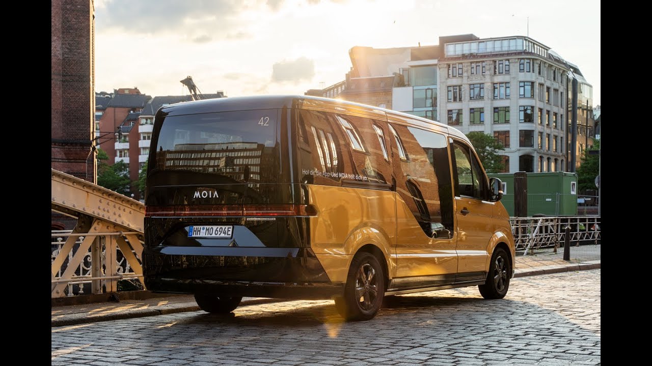 SIMPLY CLEVER PODCAST -  MOIA, the ridesharing service in Hamburg