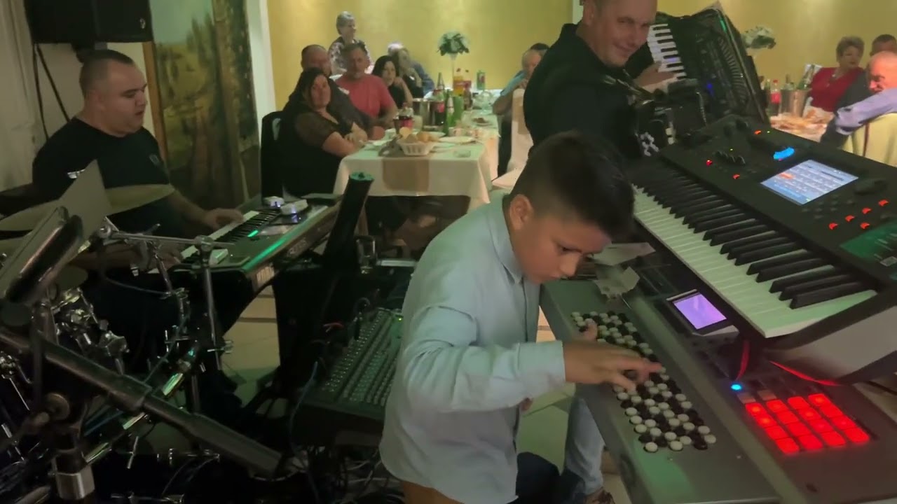 Jakov KUTIC prvi put na klavijaturi sve iznenadio