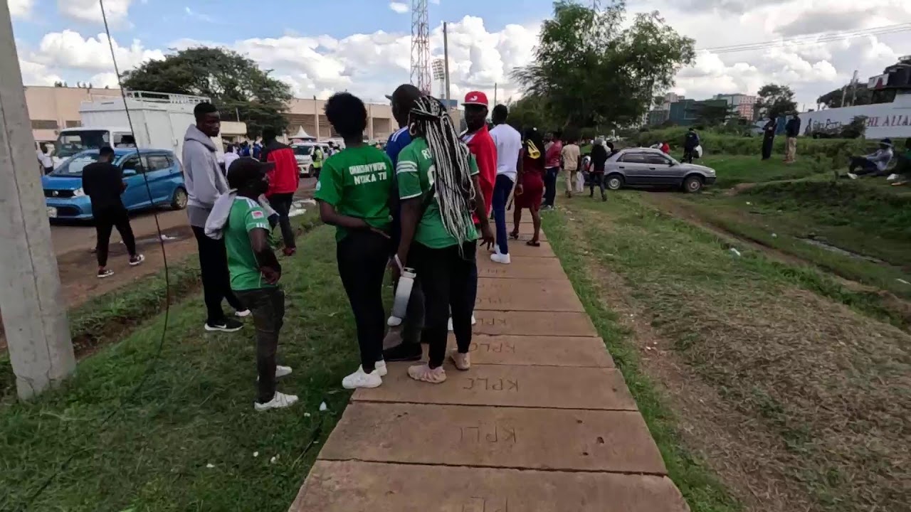 Fans trooping to Nyayo to watch AFC vs Gor