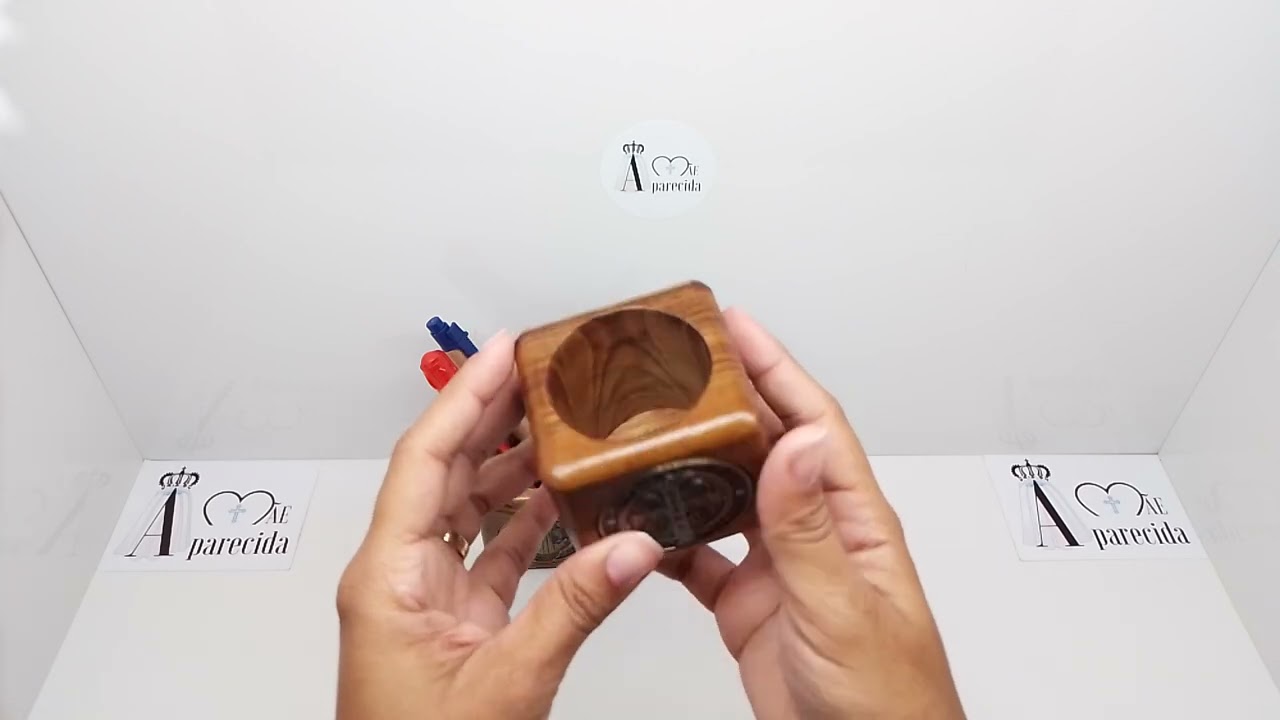 Porta Canetas Medalha De S&atilde;o Bento Madeira