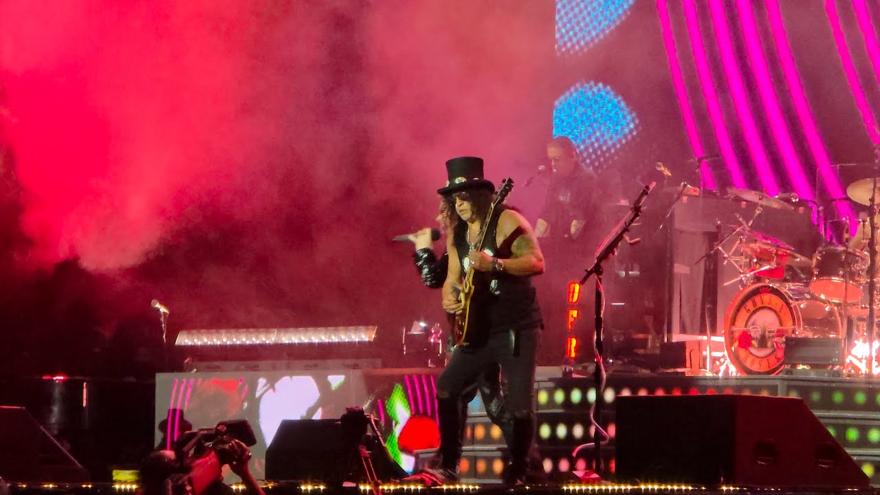 Guns N' Roses - Attitude (Misfits Cover, Live in Munich, June 2025)